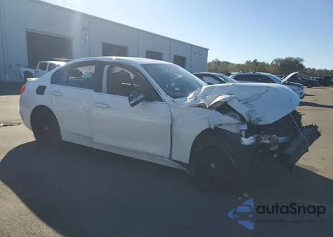 2013 BMW 328 I z USA, uszkodzony, nr VIN WBA3A5G51DNP26352